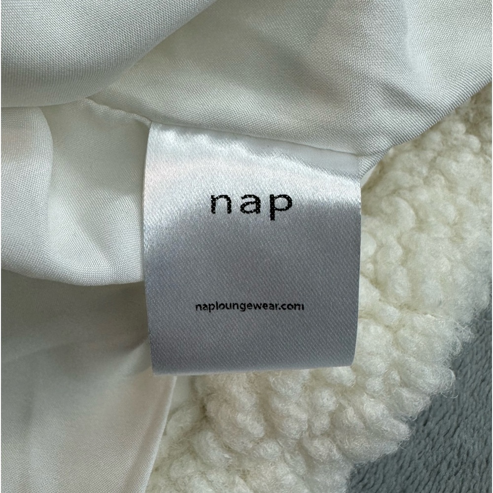🎯NWOT Nap Pouch Pocket Fleece Hoodie Ivory Size Small - Picture 10 of 15